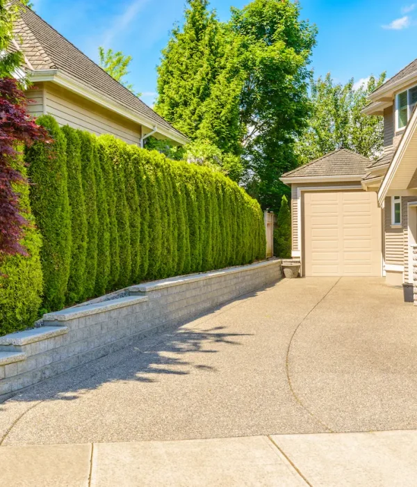 luxury-house-with-double-garage-door-in-vancouver-2026-01-11-10-22-09-utc